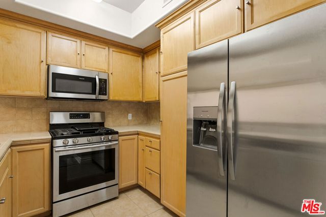 3328 OAKHURST Avenue 108, Los Angeles, CA 90034