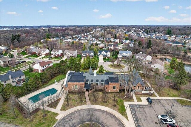 3727 Hogan Circle, Rochester, MI 48307