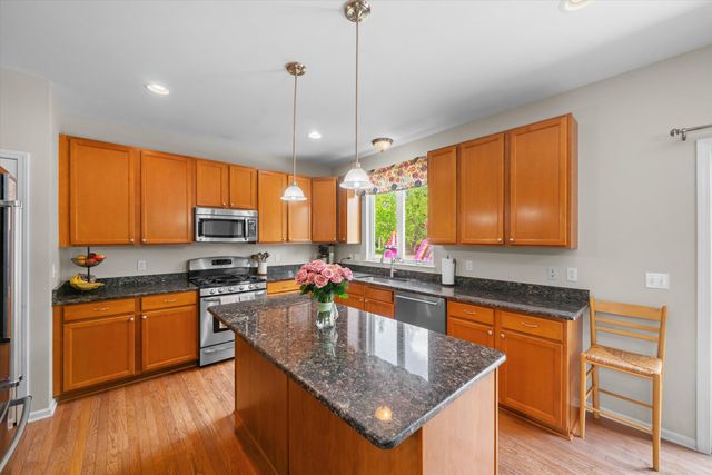 3727 Hogan Circle, Rochester, MI 48307