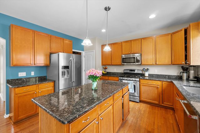 3727 Hogan Circle, Rochester, MI 48307