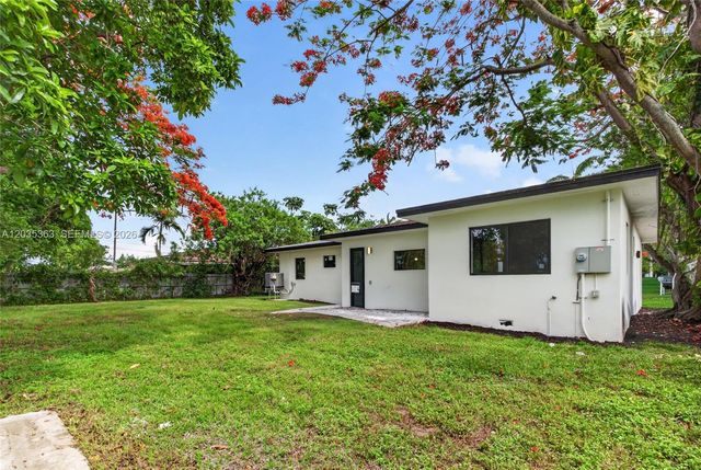 175 NE 159th St, Miami, FL 33162