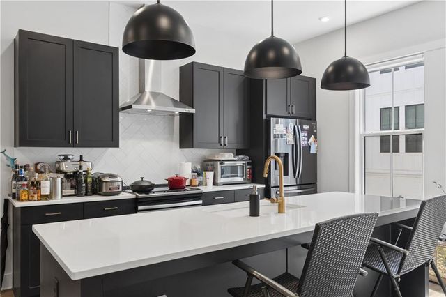 913 Brees Court, Atlanta, GA 30318