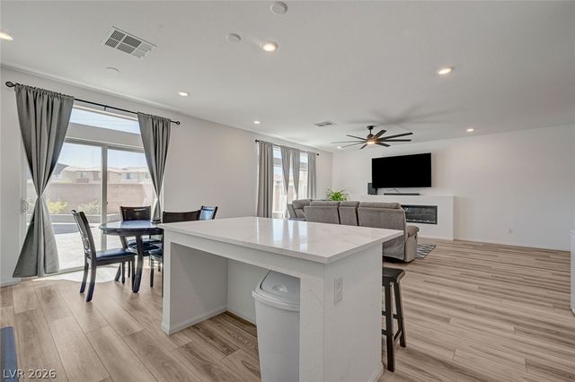 10229 Bloom Quick Court, Las Vegas, NV 89141