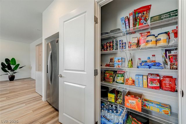 10229 Bloom Quick Court, Las Vegas, NV 89141