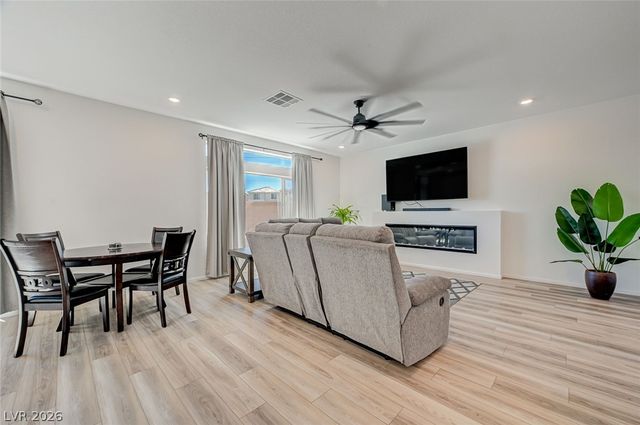 10229 Bloom Quick Court, Las Vegas, NV 89141