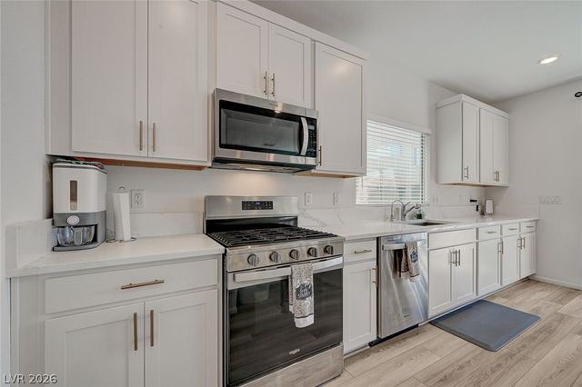 10229 Bloom Quick Court, Las Vegas, NV 89141