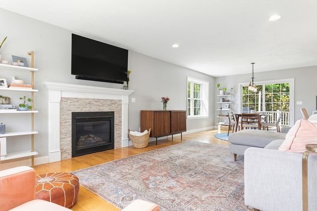 372 Franklin St, Mansfield, MA 02048