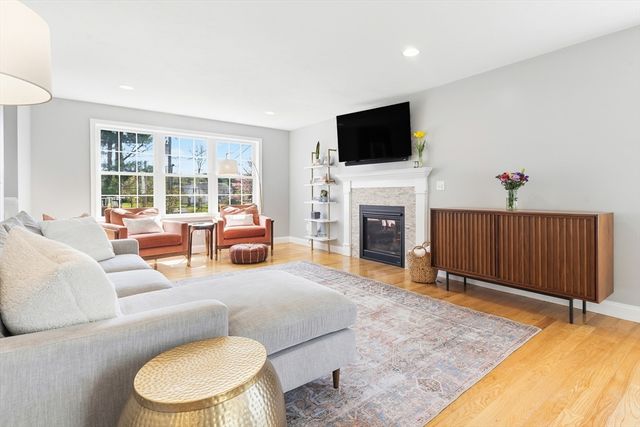 372 Franklin St, Mansfield, MA 02048
