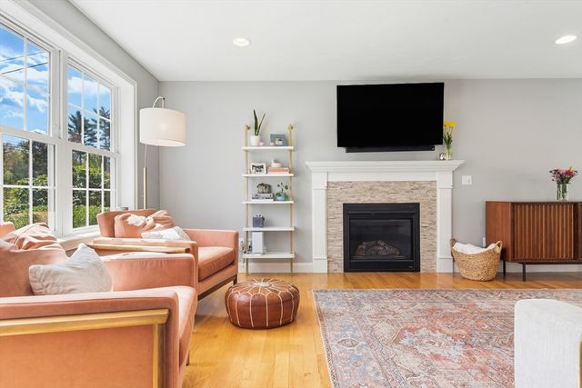 372 Franklin St, Mansfield, MA 02048