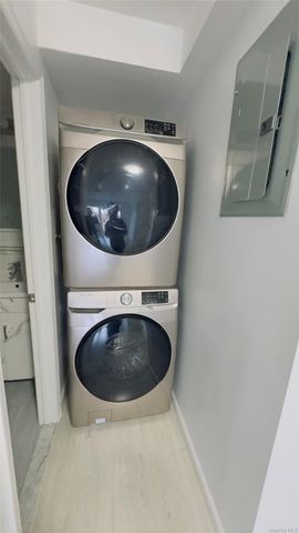 31-22 60th st, Woodside, NY 11377