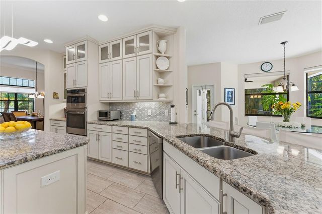 10220 BLOSSOM TRAIL, Seminole, FL 33772