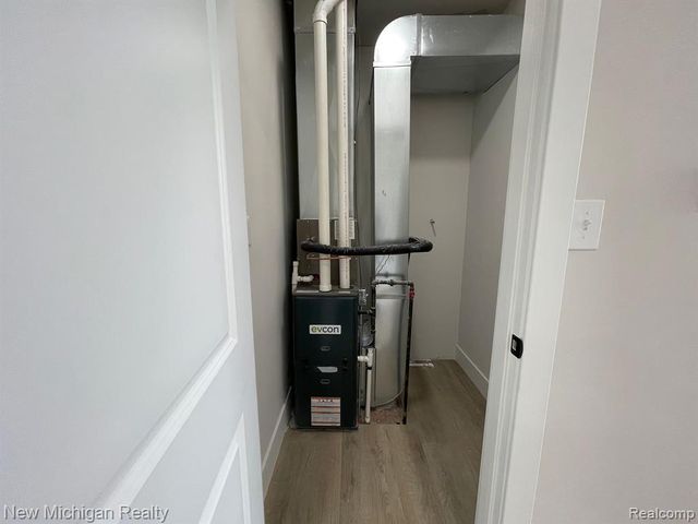 171 Davis Street, Wyandotte, MI 48192