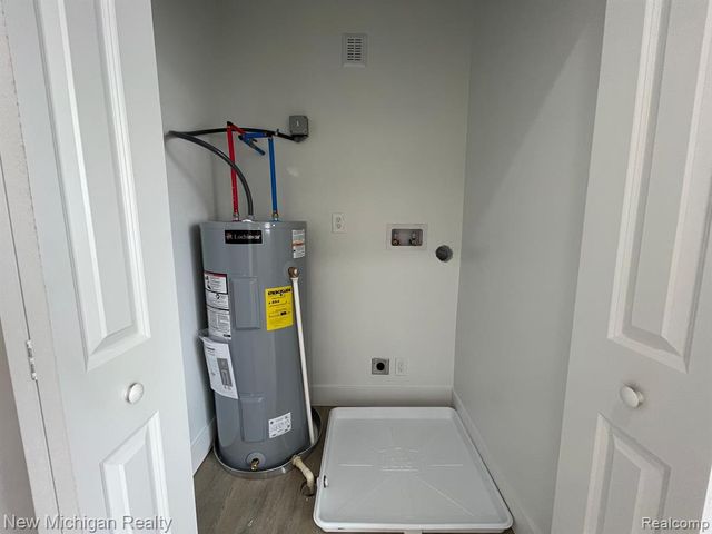 171 Davis Street, Wyandotte, MI 48192