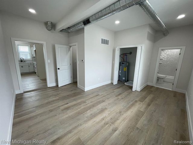 171 Davis Street, Wyandotte, MI 48192