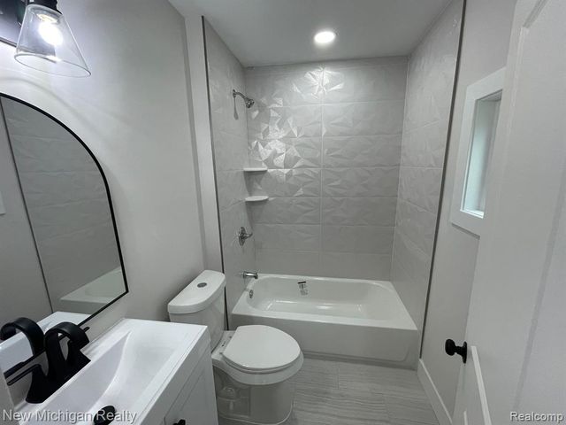 171 Davis Street, Wyandotte, MI 48192