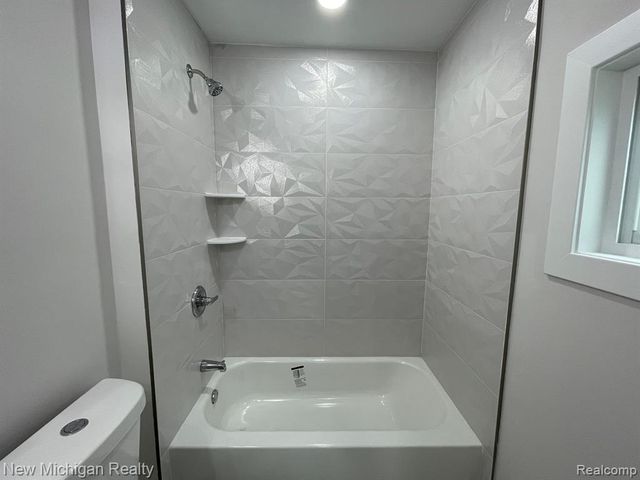 171 Davis Street, Wyandotte, MI 48192