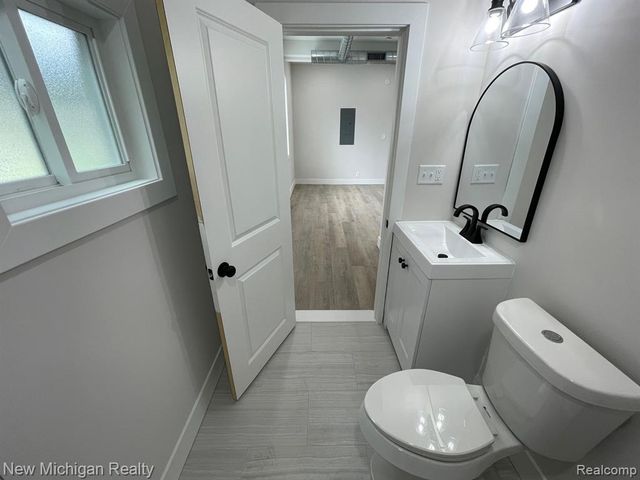 171 Davis Street, Wyandotte, MI 48192