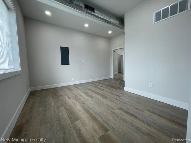 171 Davis Street, Wyandotte, MI 48192