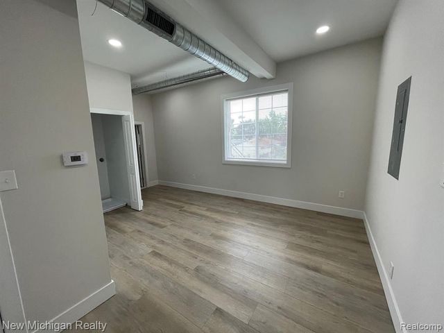 171 Davis Street, Wyandotte, MI 48192