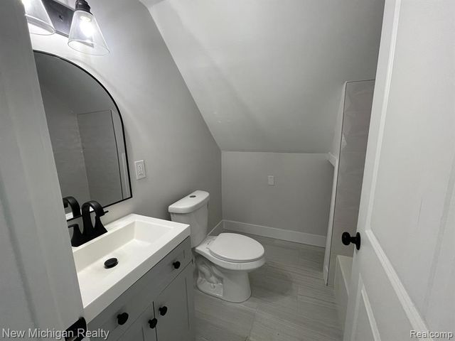 171 Davis Street, Wyandotte, MI 48192