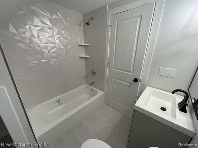 171 Davis Street, Wyandotte, MI 48192