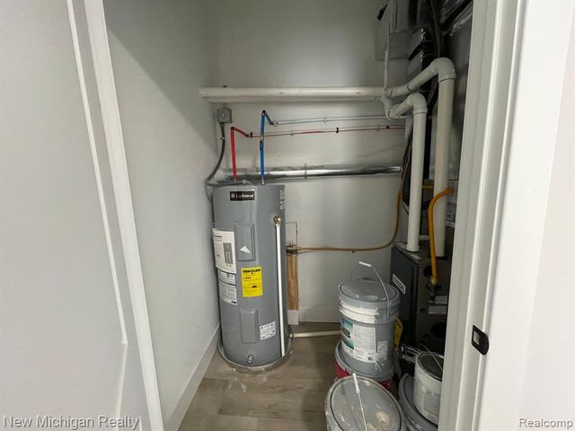 171 Davis Street, Wyandotte, MI 48192