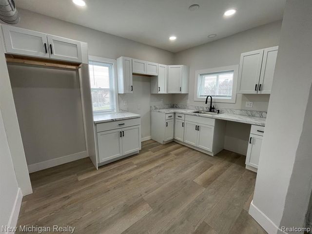 171 Davis Street, Wyandotte, MI 48192