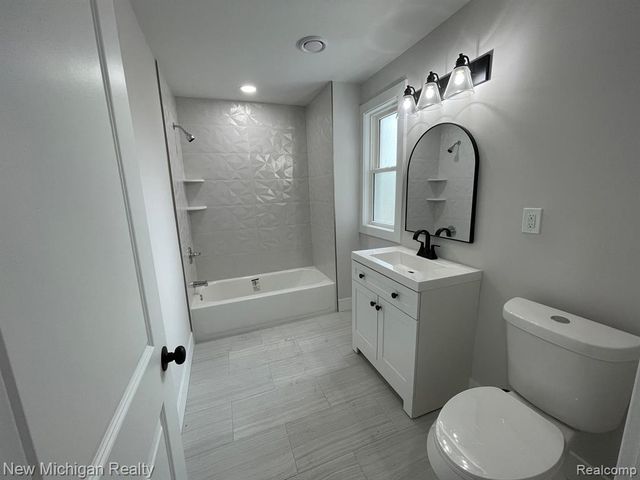 171 Davis Street, Wyandotte, MI 48192