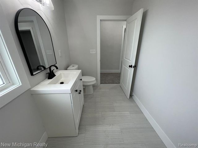 171 Davis Street, Wyandotte, MI 48192