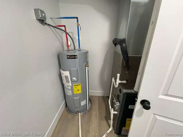 171 Davis Street, Wyandotte, MI 48192