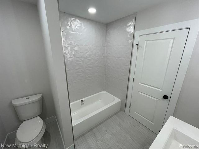 171 Davis Street, Wyandotte, MI 48192