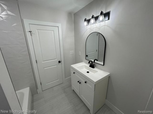 171 Davis Street, Wyandotte, MI 48192