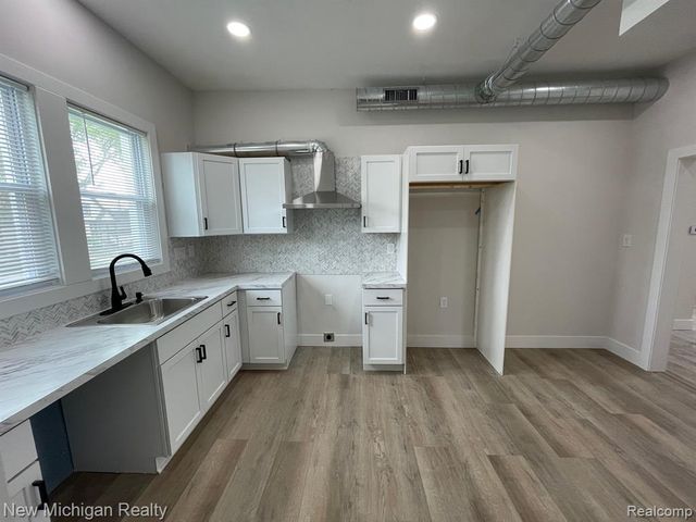 171 Davis Street, Wyandotte, MI 48192