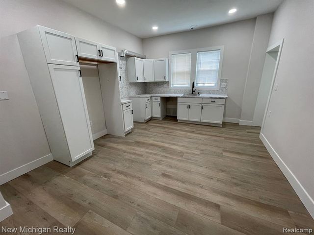 171 Davis Street, Wyandotte, MI 48192