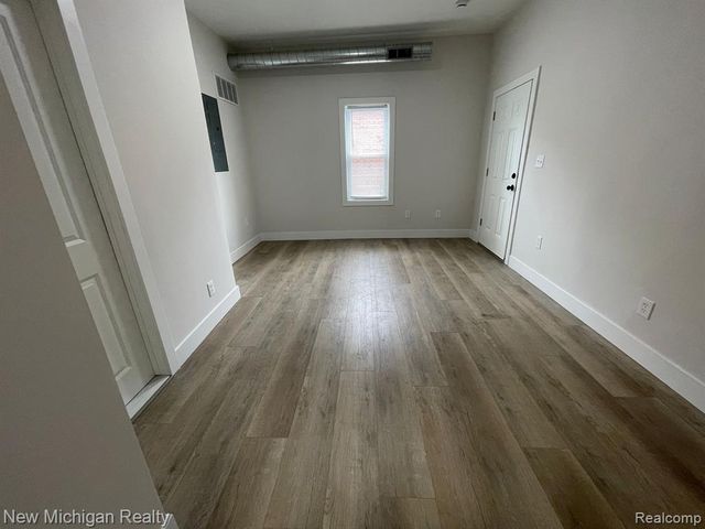 171 Davis Street, Wyandotte, MI 48192