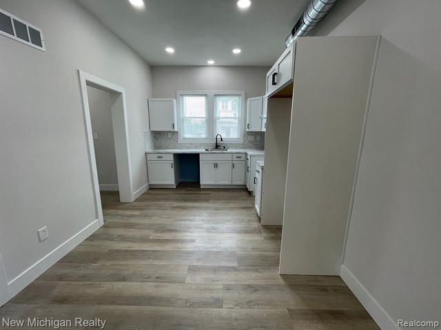 171 Davis Street, Wyandotte, MI 48192