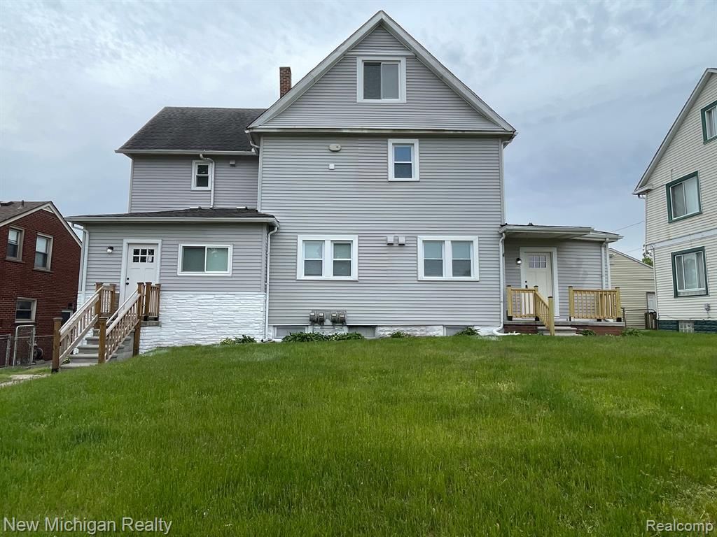 171 Davis Street, Wyandotte, MI 48192