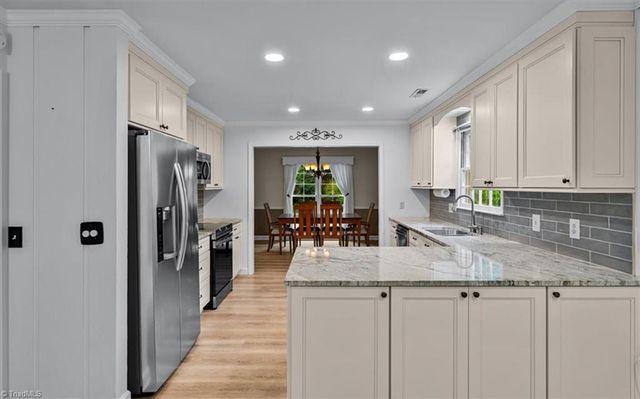 1055 Foothills Drive, Kernersville, NC 27284