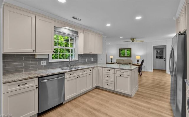 1055 Foothills Drive, Kernersville, NC 27284