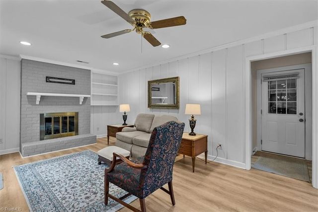 1055 Foothills Drive, Kernersville, NC 27284