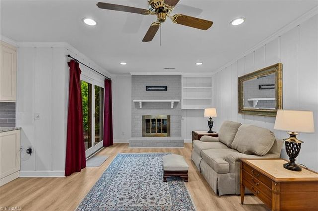1055 Foothills Drive, Kernersville, NC 27284