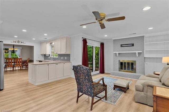 1055 Foothills Drive, Kernersville, NC 27284