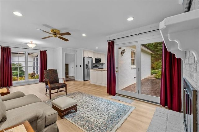 1055 Foothills Drive, Kernersville, NC 27284