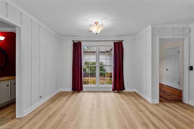 1055 Foothills Drive, Kernersville, NC 27284