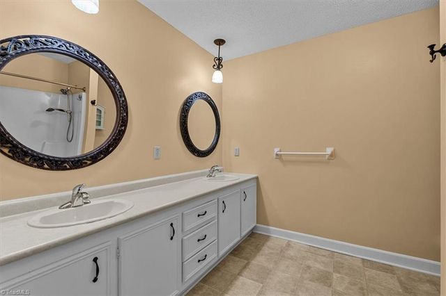 1055 Foothills Drive, Kernersville, NC 27284