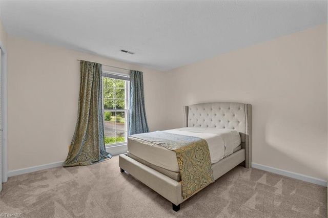 1055 Foothills Drive, Kernersville, NC 27284