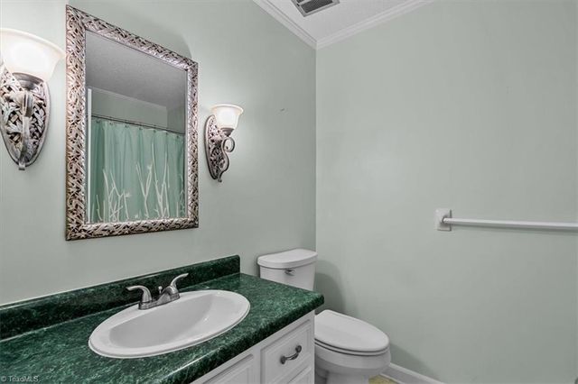 1055 Foothills Drive, Kernersville, NC 27284