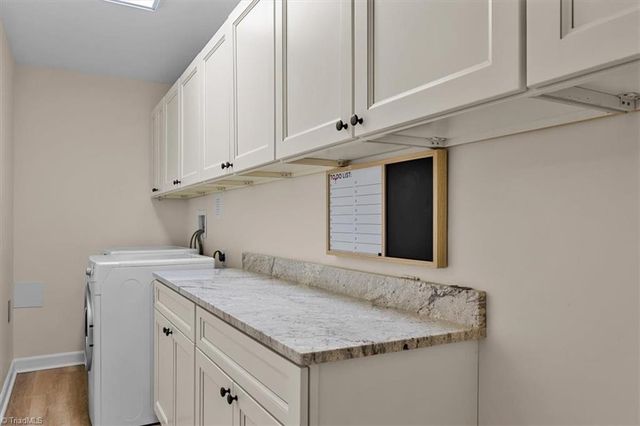 1055 Foothills Drive, Kernersville, NC 27284