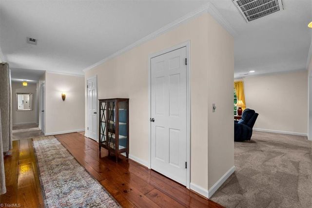 1055 Foothills Drive, Kernersville, NC 27284