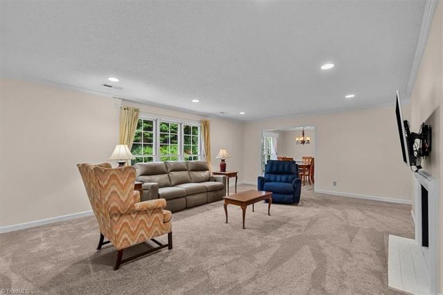 1055 Foothills Drive, Kernersville, NC 27284